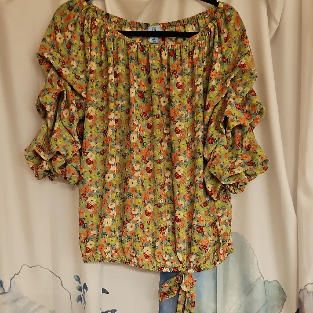 Floral Ruffle Sleeve Blouse